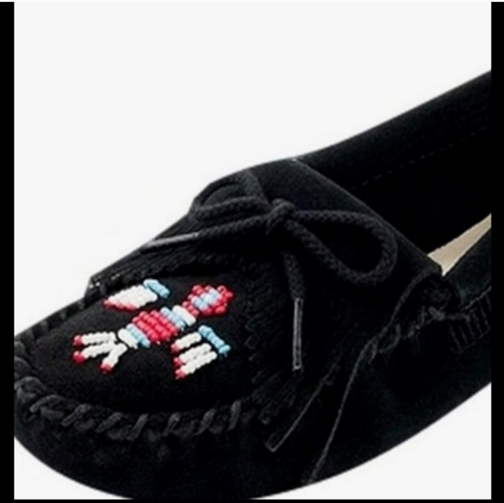 Minnetonka Moccasins Black Suede beaded 11 NWOT